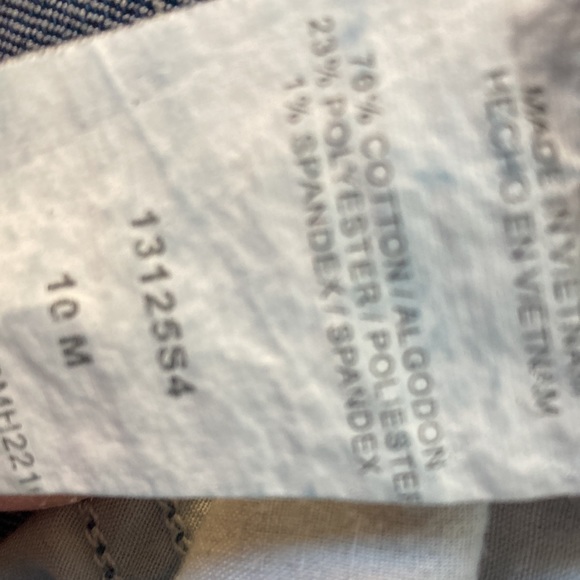 Mid Rise Riders by Lee Jean Capris - Picture 5 of 6